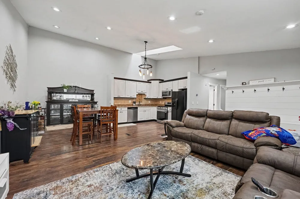 41325 Southwind Drive Canton, MI 48188