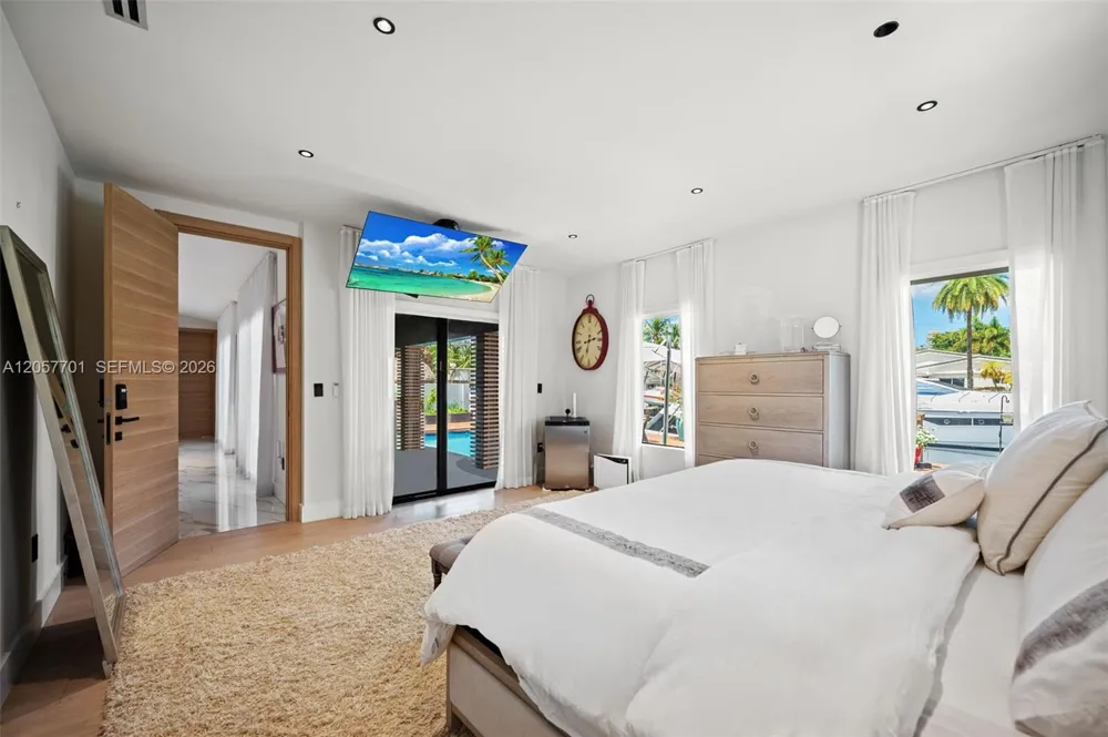 16431 NE 34th Ave North Miami Beach, FL 33160