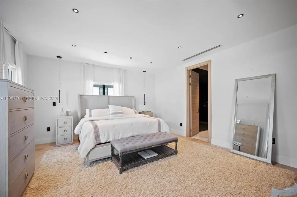 16431 NE 34th Ave North Miami Beach, FL 33160