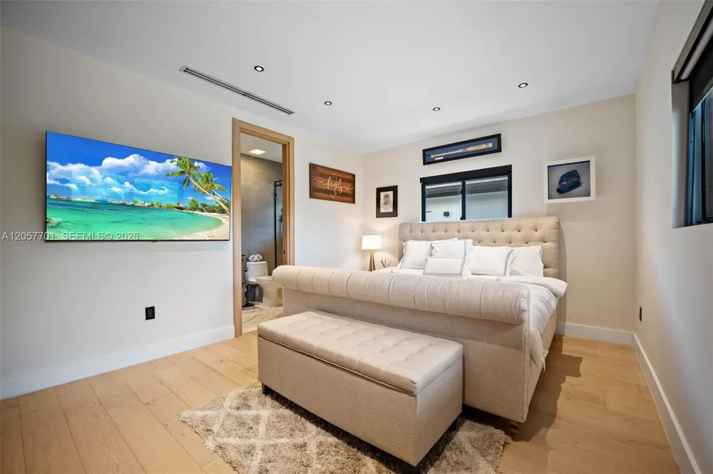 16431 NE 34th Ave North Miami Beach, FL 33160