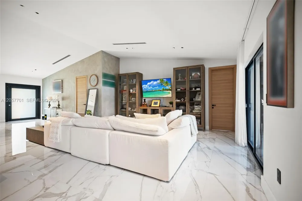 16431 NE 34th Ave North Miami Beach, FL 33160