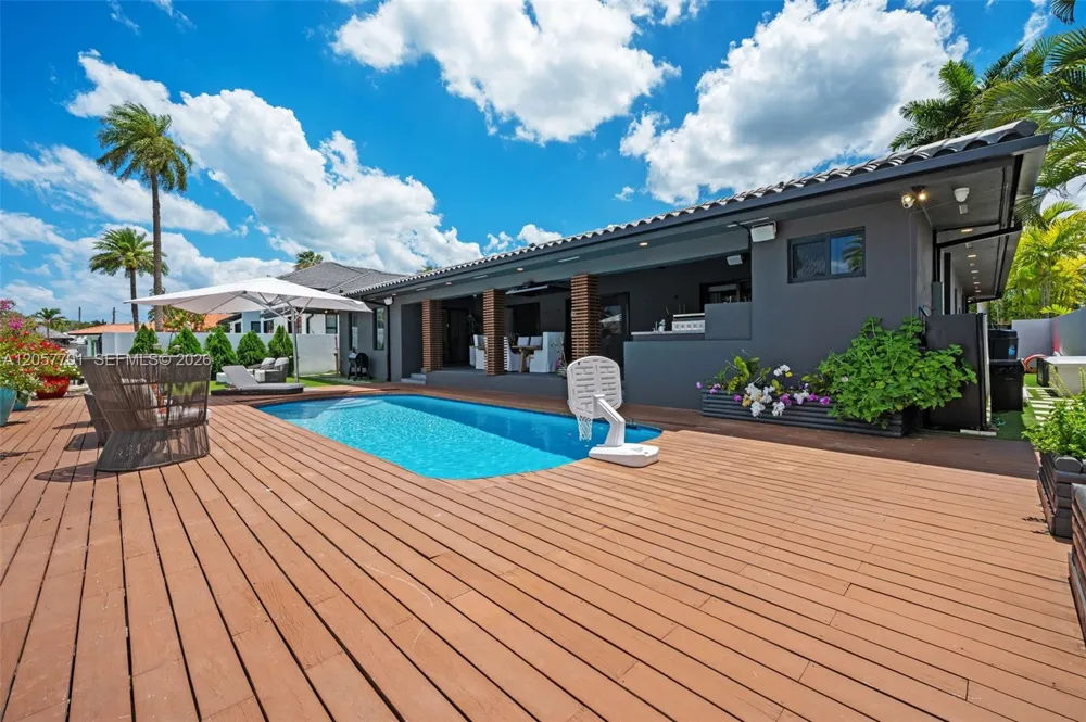 16431 NE 34th Ave North Miami Beach, FL 33160