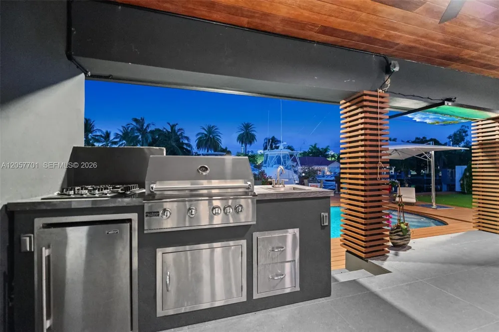 16431 NE 34th Ave North Miami Beach, FL 33160