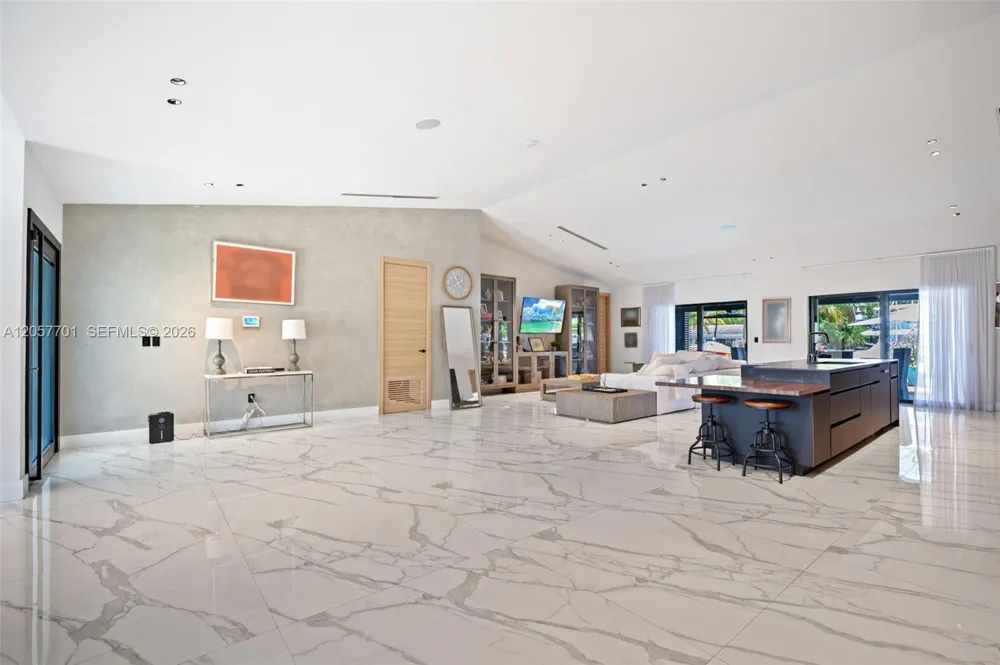 16431 NE 34th Ave North Miami Beach, FL 33160