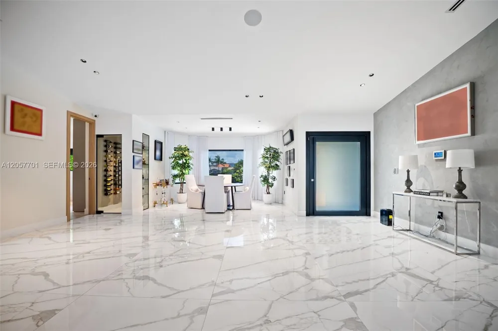 16431 NE 34th Ave North Miami Beach, FL 33160