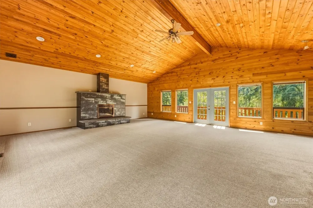 550 Ragland Longview, WA 98632