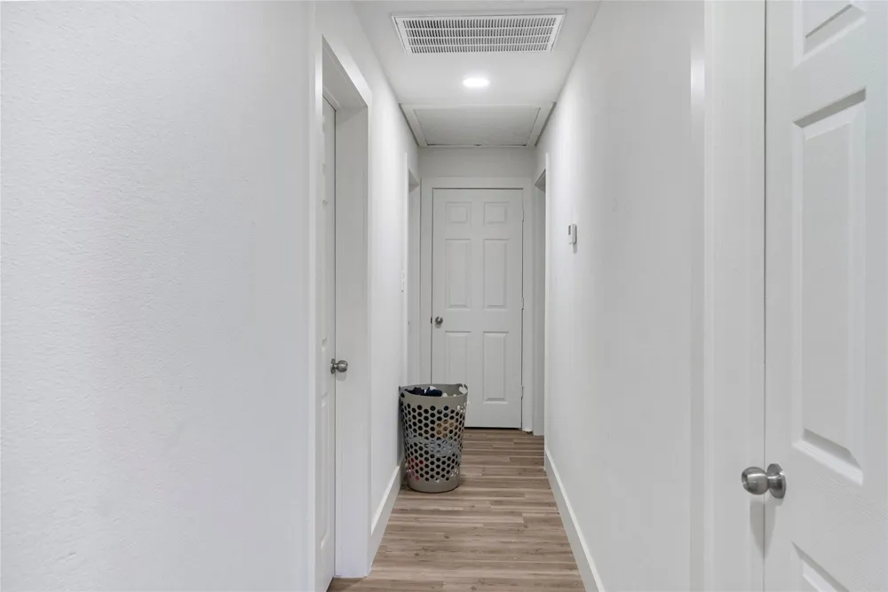 2633 W Main Street #DPLX Baytown, TX 77520