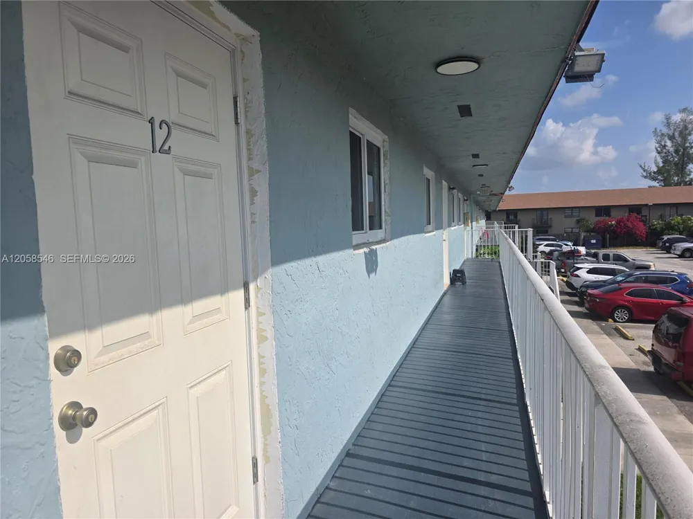 5525 W 24th Way #12 Hialeah, FL 33016