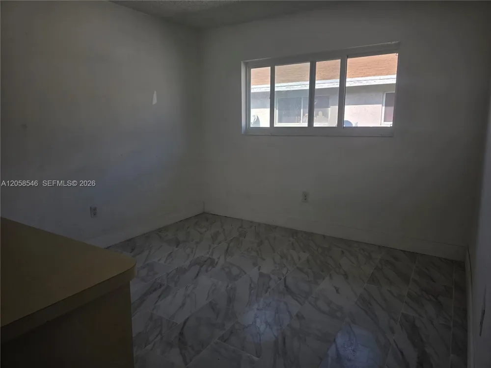 5525 W 24th Way #12 Hialeah, FL 33016