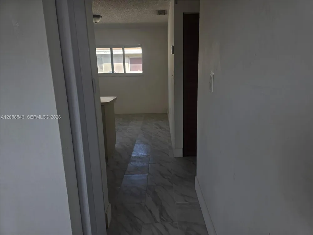 5525 W 24th Way #12 Hialeah, FL 33016