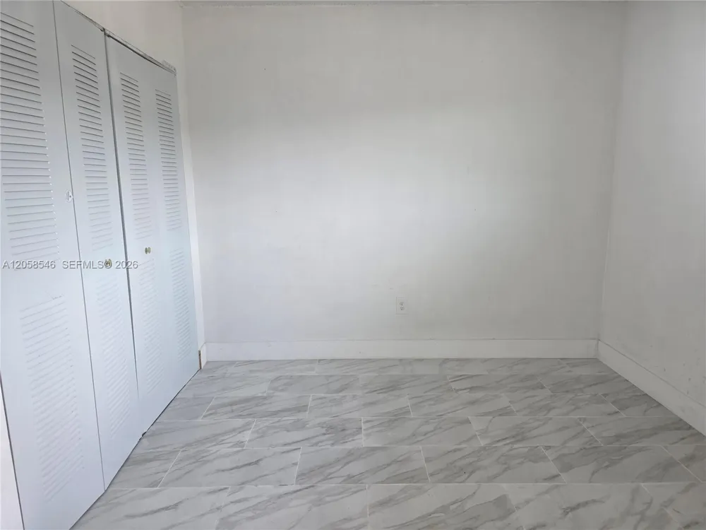 5525 W 24th Way #12 Hialeah, FL 33016