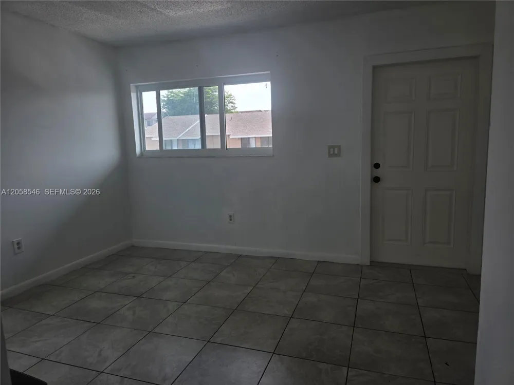 5525 W 24th Way #12 Hialeah, FL 33016