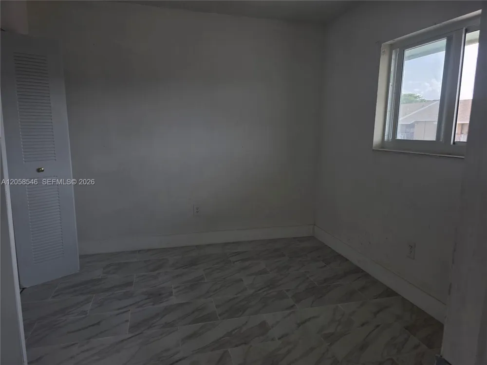5525 W 24th Way #12 Hialeah, FL 33016