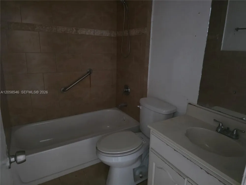 5525 W 24th Way #12 Hialeah, FL 33016