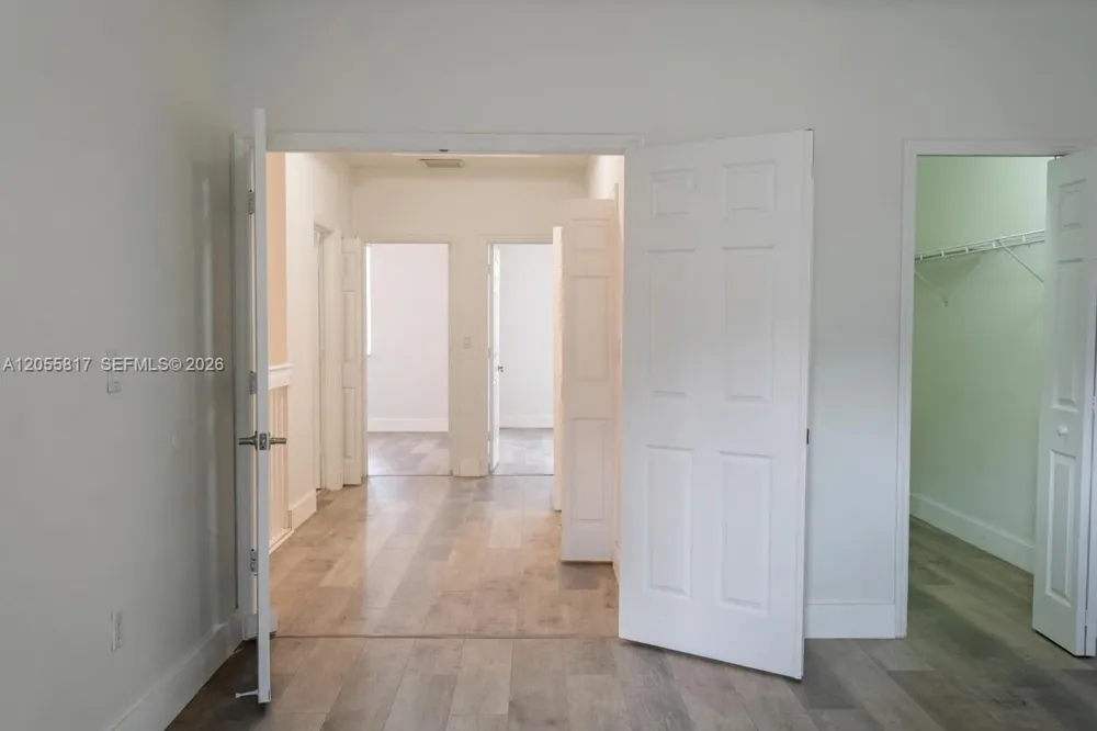 16654 SW 83rd Ln Miami, FL 33193