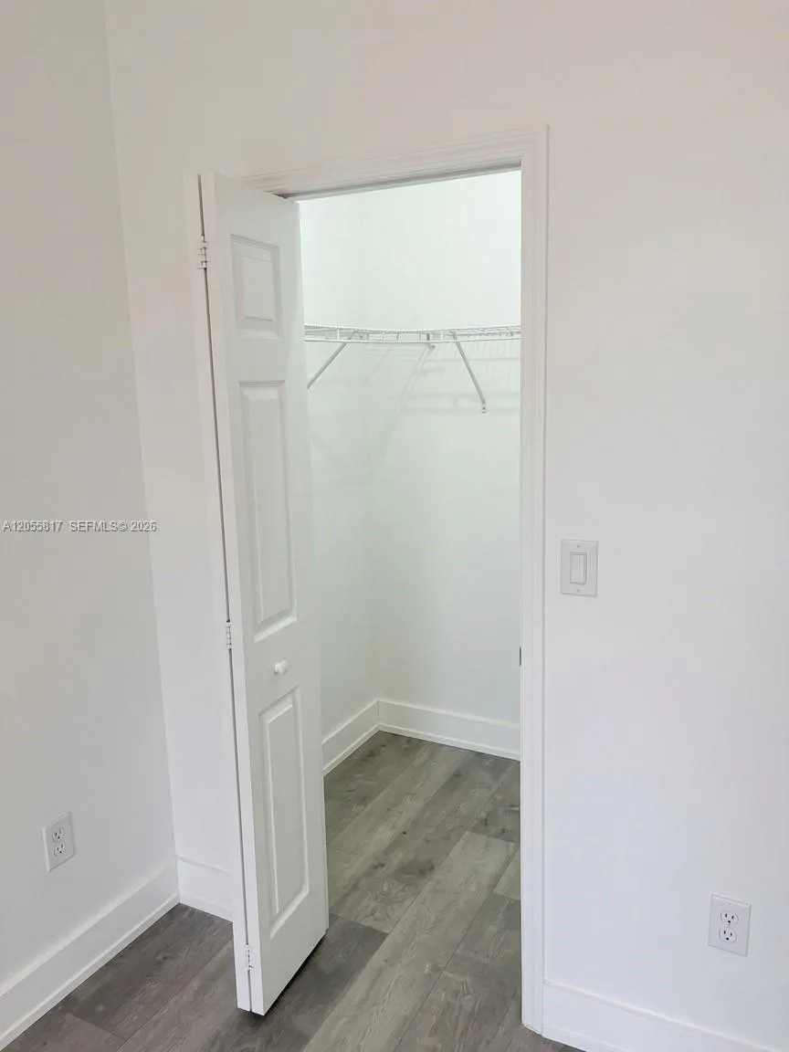 16654 SW 83rd Ln Miami, FL 33193