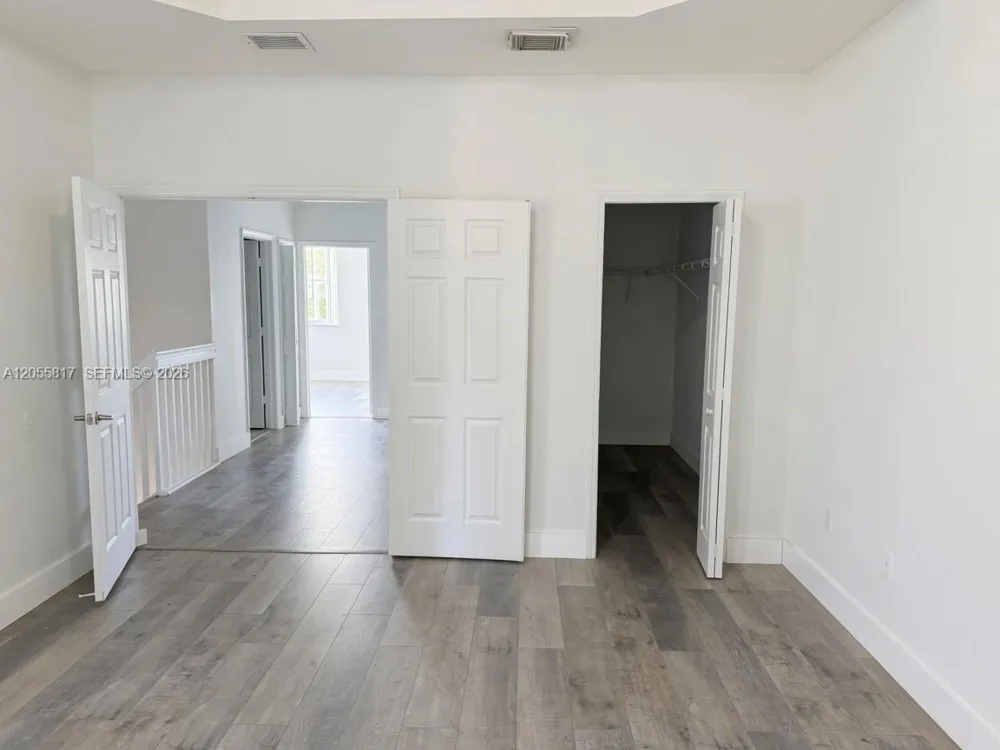16654 SW 83rd Ln Miami, FL 33193
