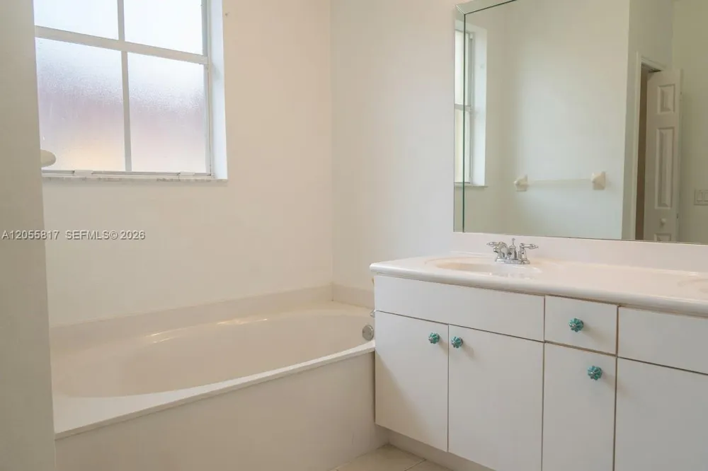 16654 SW 83rd Ln Miami, FL 33193