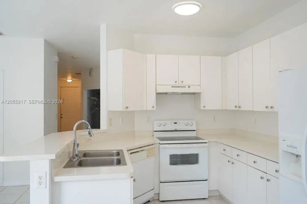 16654 SW 83rd Ln Miami, FL 33193