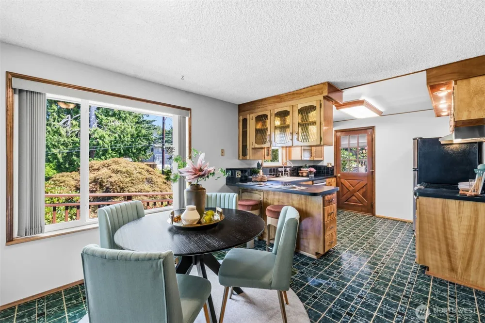 16613 19th Avenue SW Burien, WA 98166