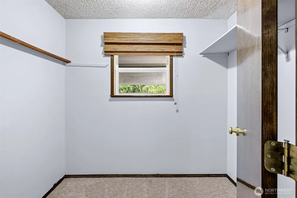 16613 19th Avenue SW Burien, WA 98166