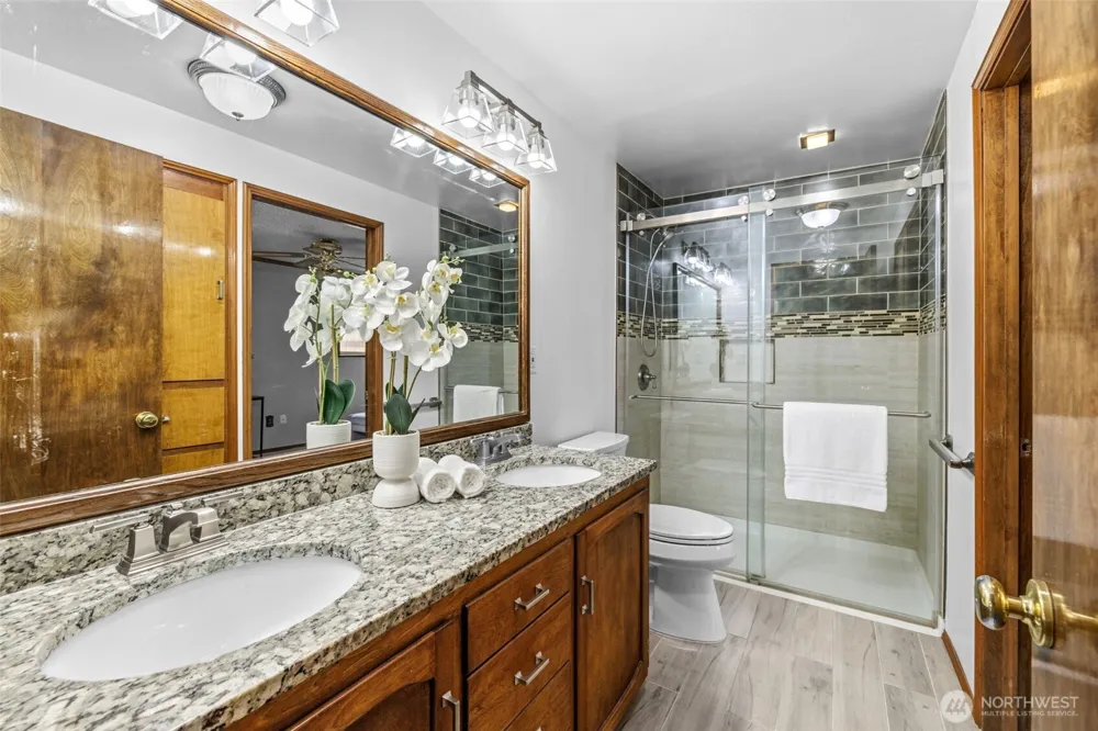 16613 19th Avenue SW Burien, WA 98166