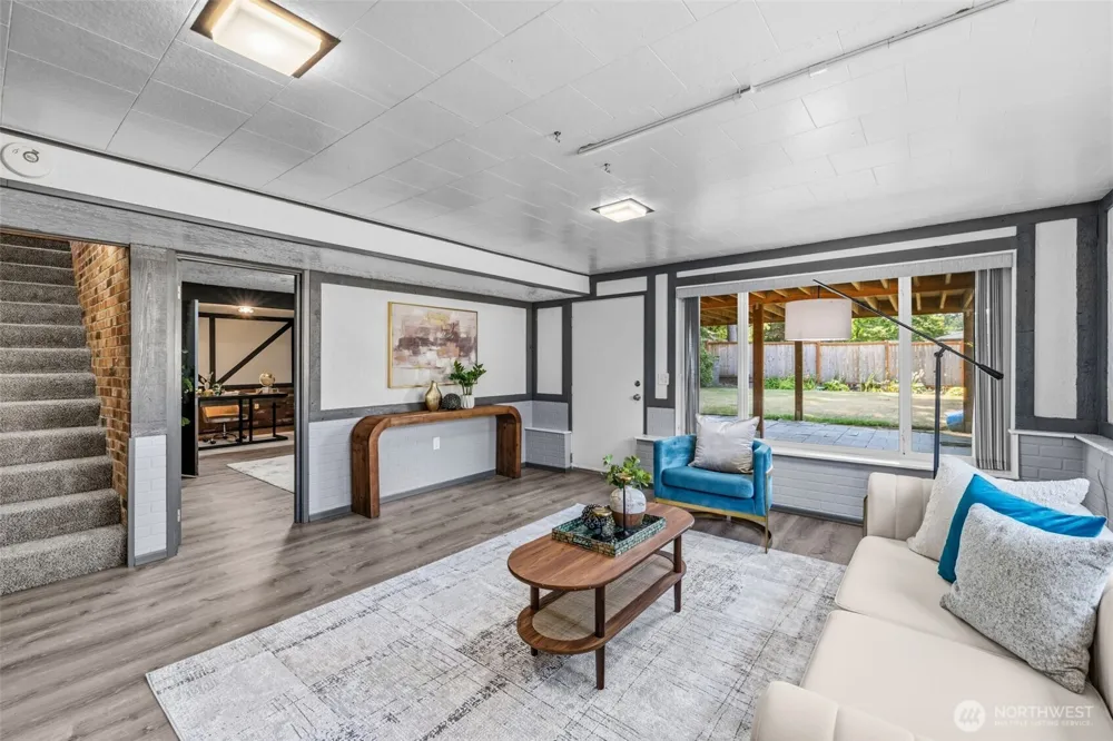 16613 19th Avenue SW Burien, WA 98166