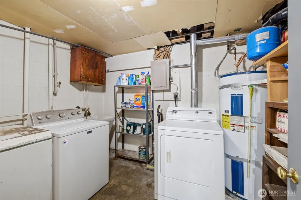 16613 19th Avenue SW Burien, WA 98166