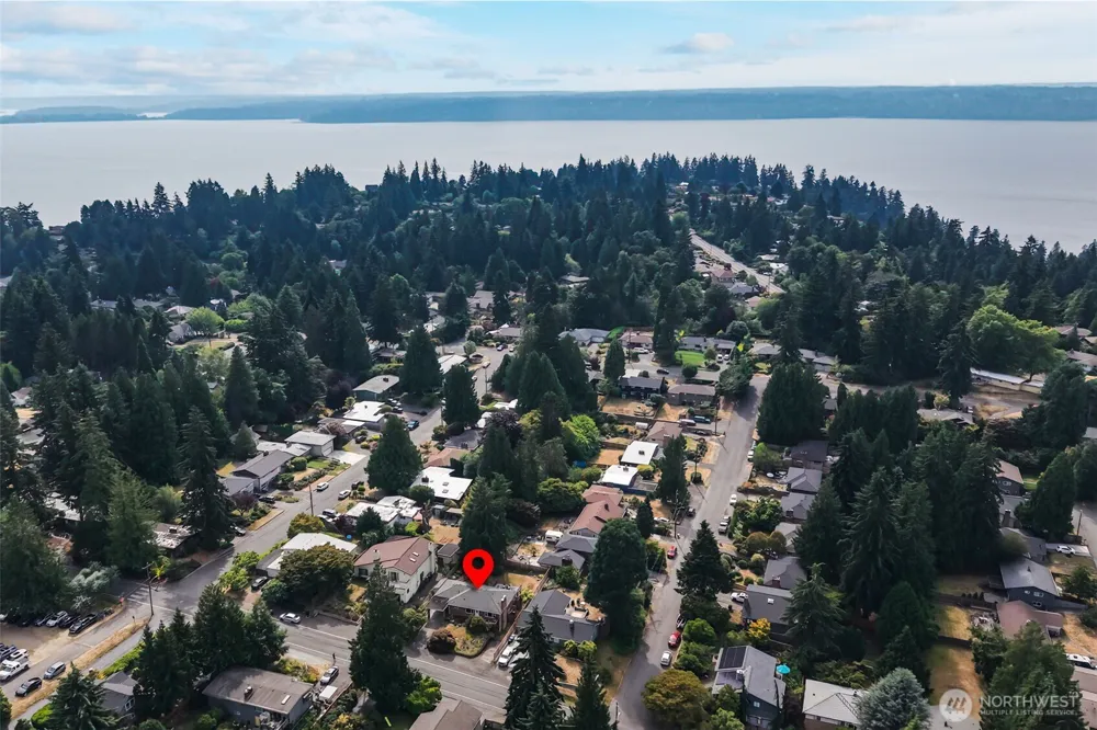 16613 19th Avenue SW Burien, WA 98166