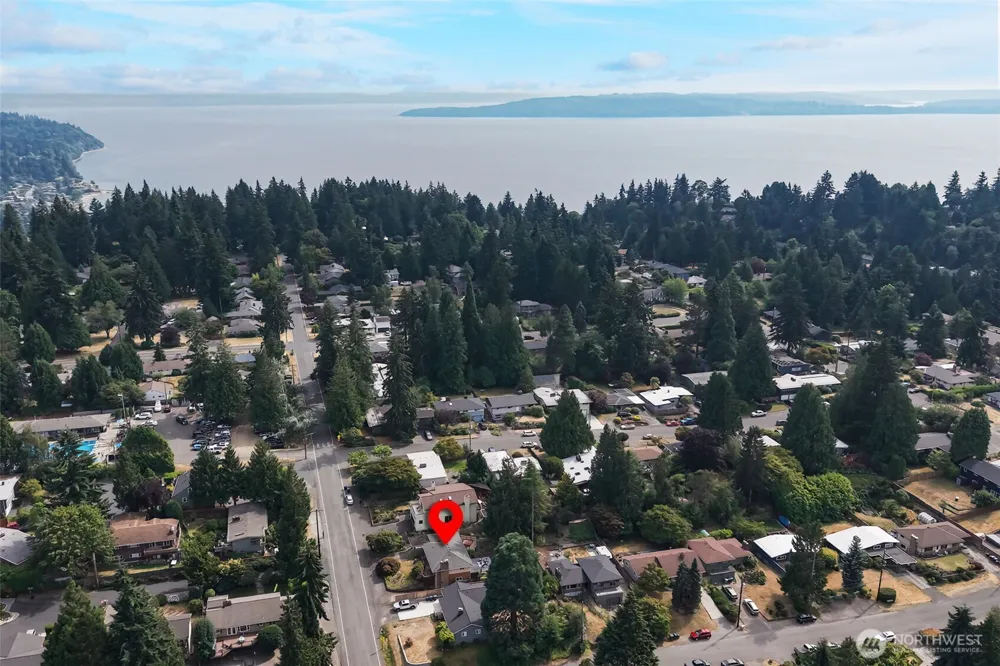 16613 19th Avenue SW Burien, WA 98166