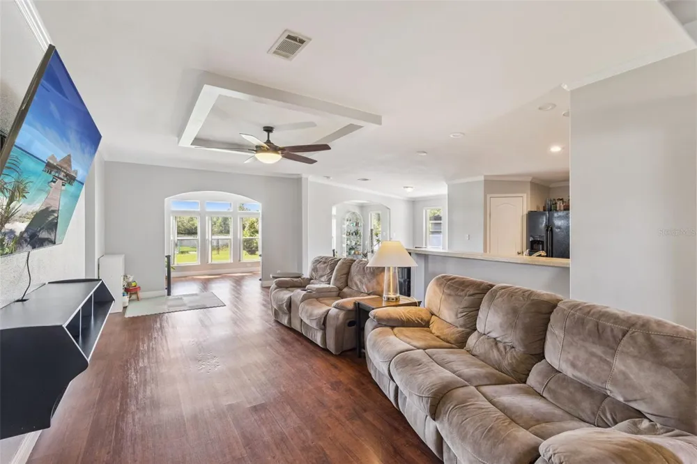 653 LAKE MOBILE DRIVE Altamonte Springs, FL 32701