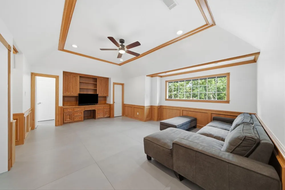 14 Hilshire Grove Lane Hilshire Village, TX 77055