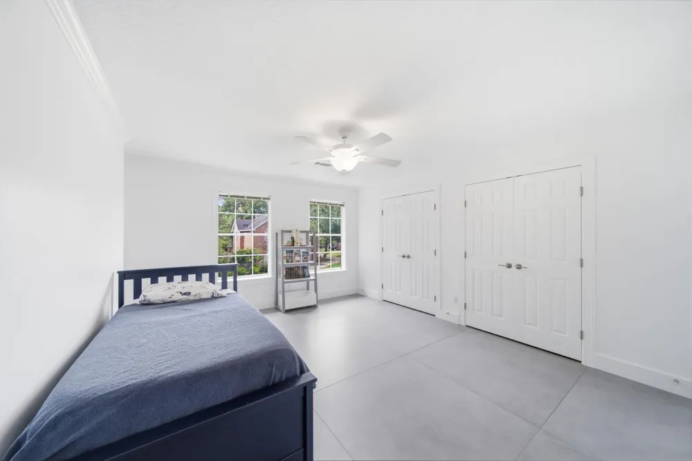 14 Hilshire Grove Lane Hilshire Village, TX 77055
