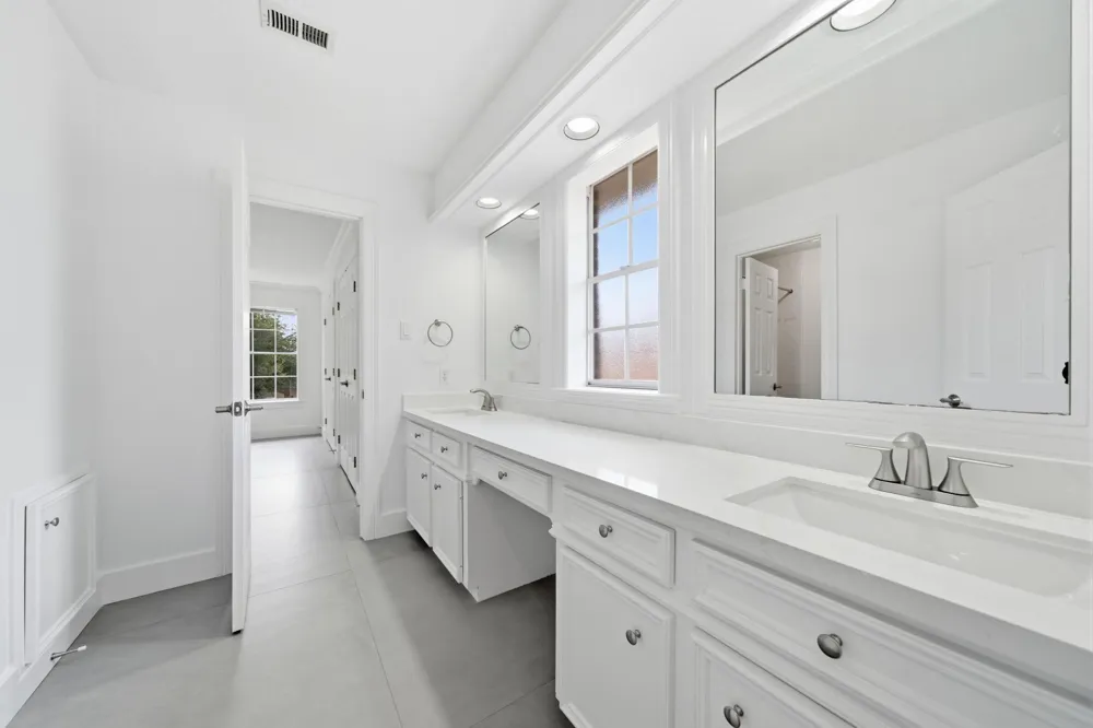14 Hilshire Grove Lane Hilshire Village, TX 77055