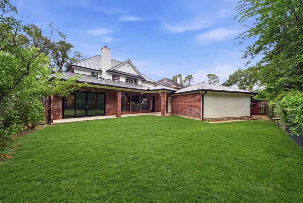 14 Hilshire Grove Lane Hilshire Village, TX 77055