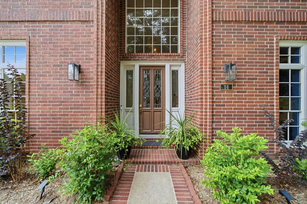 14 Hilshire Grove Lane Hilshire Village, TX 77055