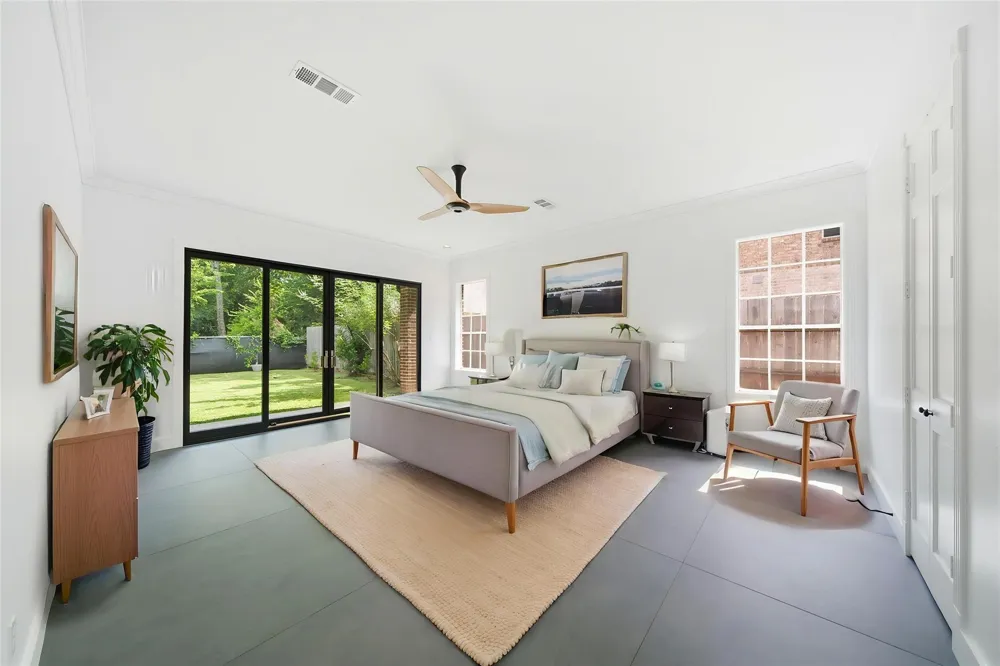 14 Hilshire Grove Lane Hilshire Village, TX 77055