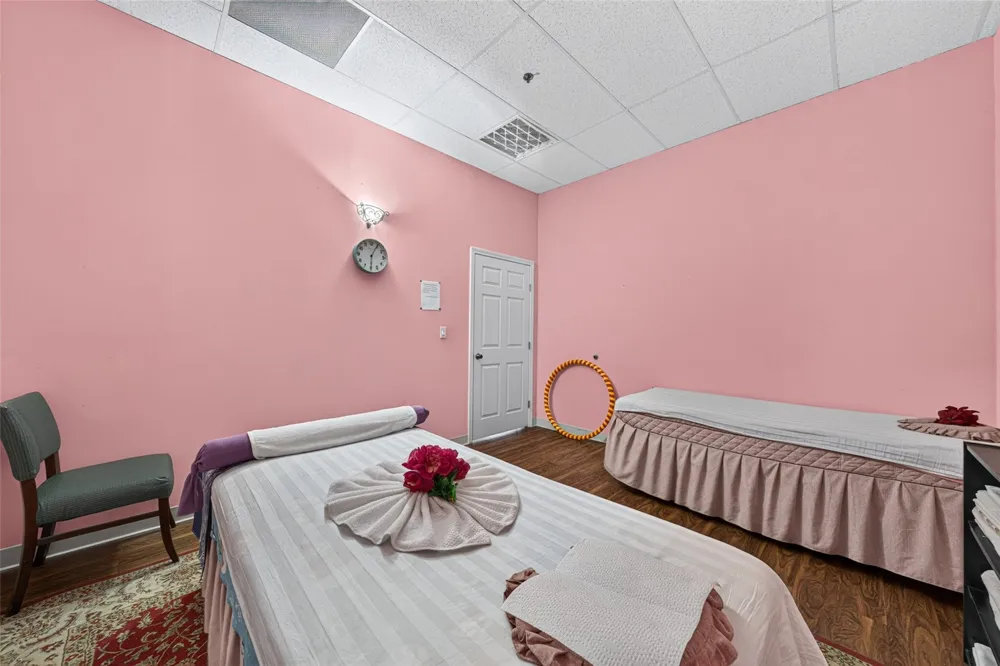 12989 Bellaire Boulevard #7 Houston, TX 77072