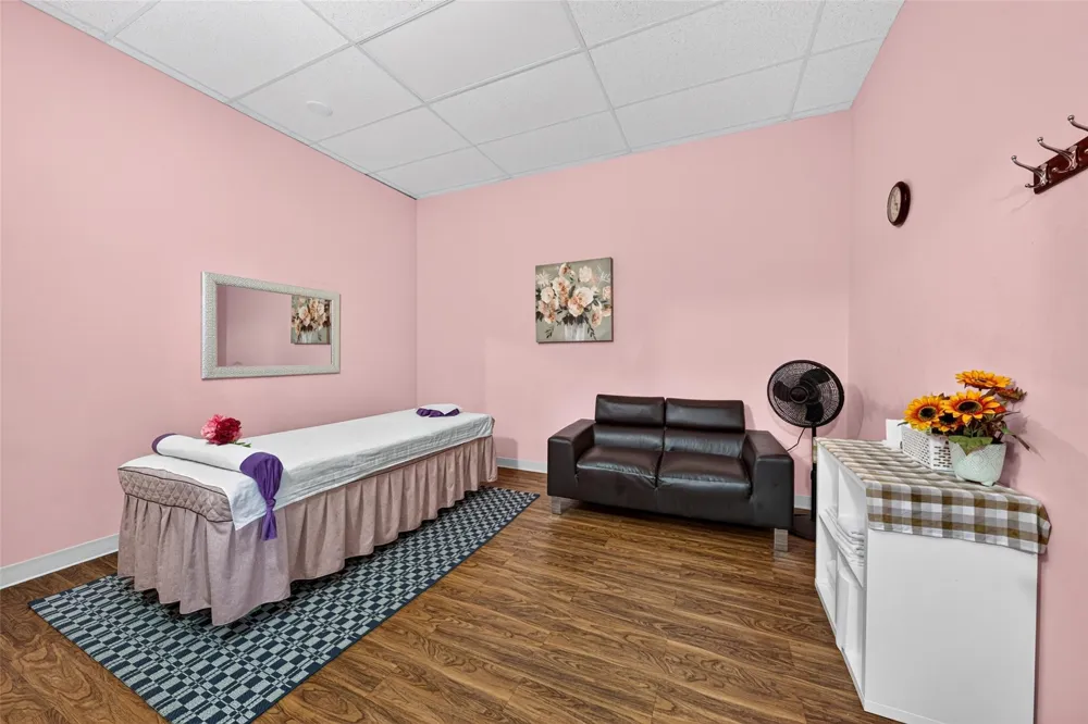 12989 Bellaire Boulevard #7 Houston, TX 77072