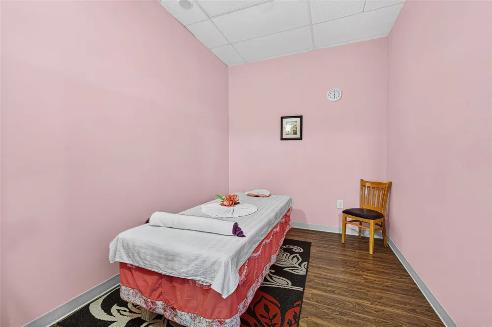 12989 Bellaire Boulevard #7 Houston, TX 77072