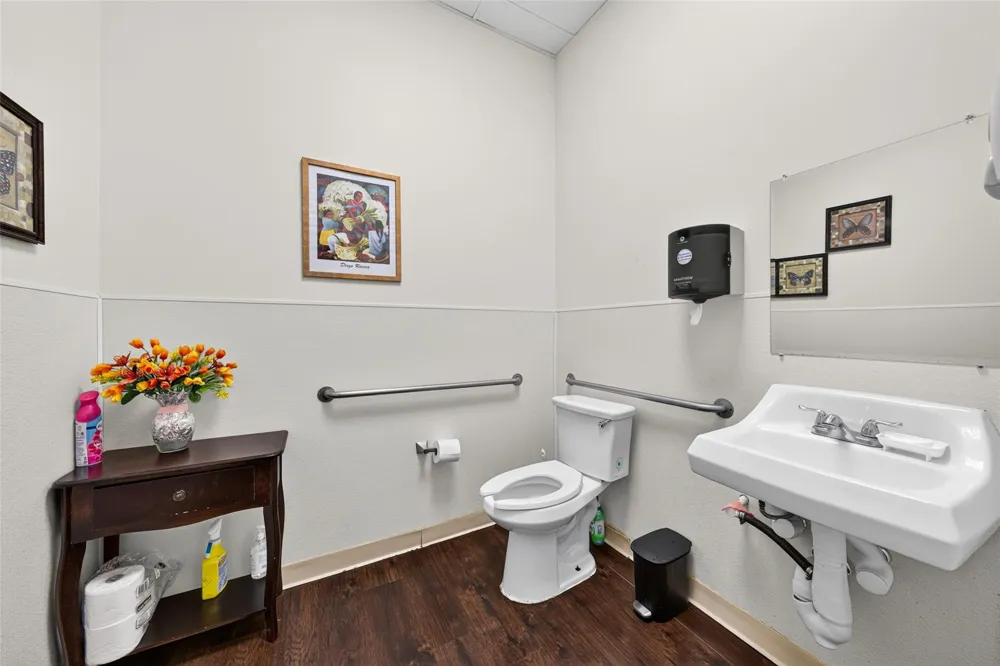 12989 Bellaire Boulevard #7 Houston, TX 77072