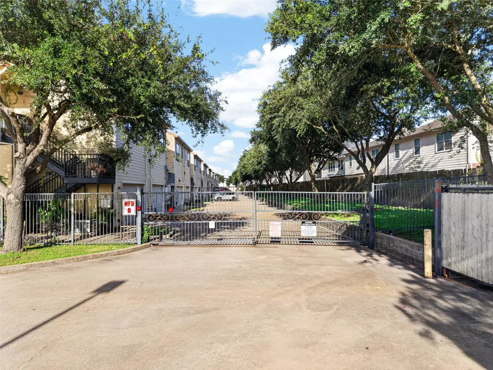 12989 Bellaire Boulevard #7 Houston, TX 77072