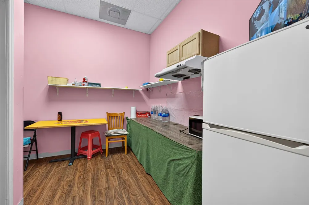 12989 Bellaire Boulevard #7 Houston, TX 77072
