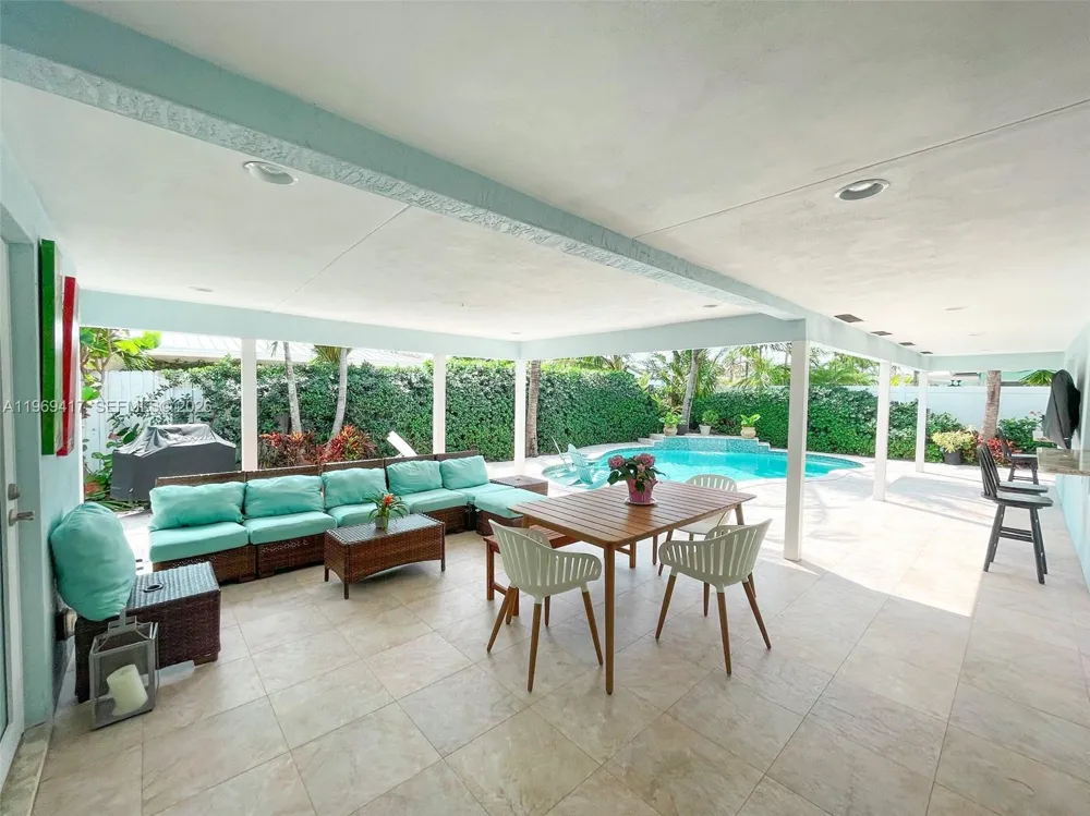 2932 NE 36th St Lighthouse Point, FL 33064