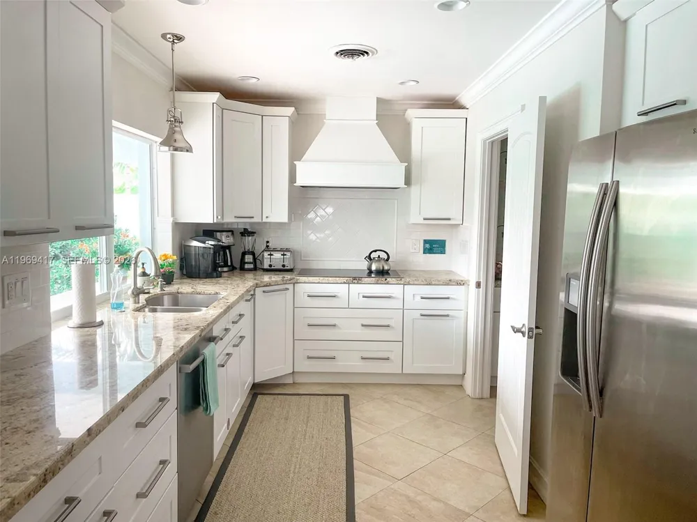 2932 NE 36th St Lighthouse Point, FL 33064