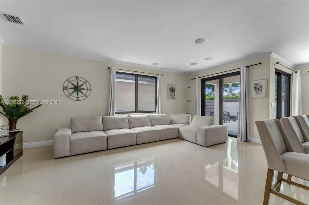 15454 SW 41st Ter Miami, FL 33185