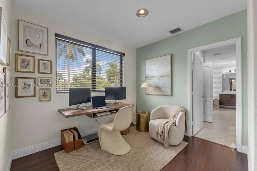 15454 SW 41st Ter Miami, FL 33185