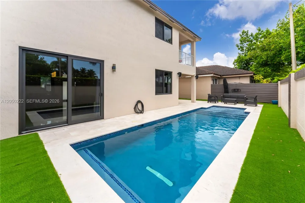 15454 SW 41st Ter Miami, FL 33185