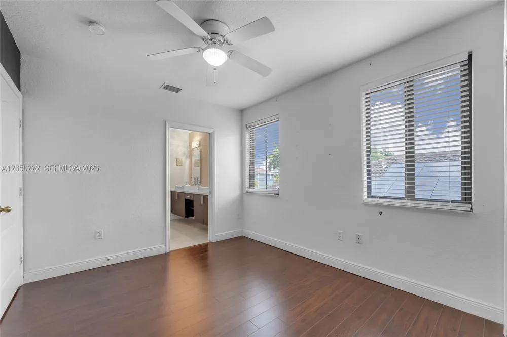 15454 SW 41st Ter Miami, FL 33185