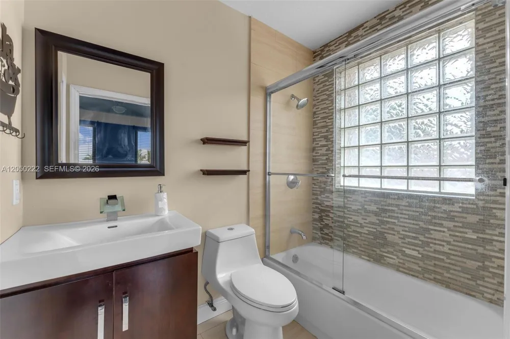 15454 SW 41st Ter Miami, FL 33185